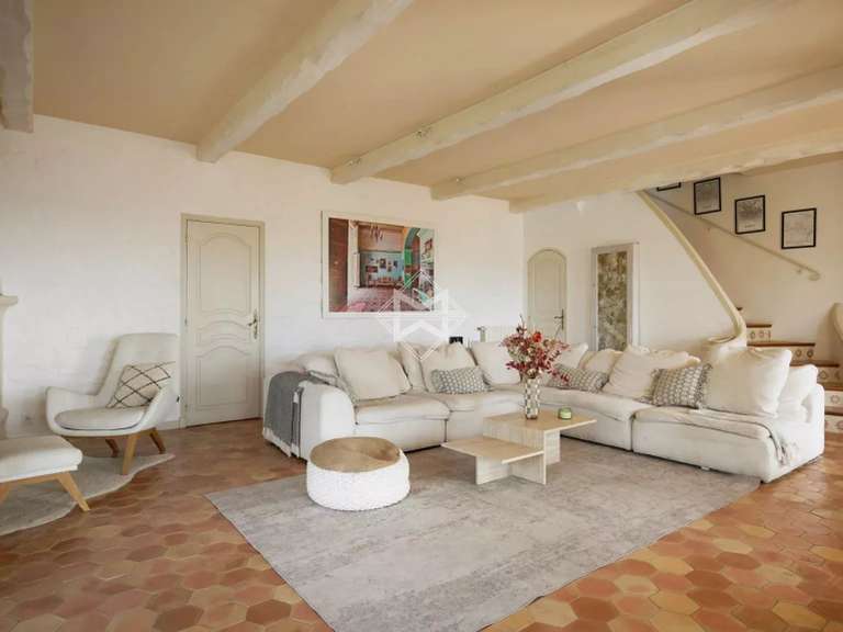 Propriété Montauroux - 5 chambres - 308m²