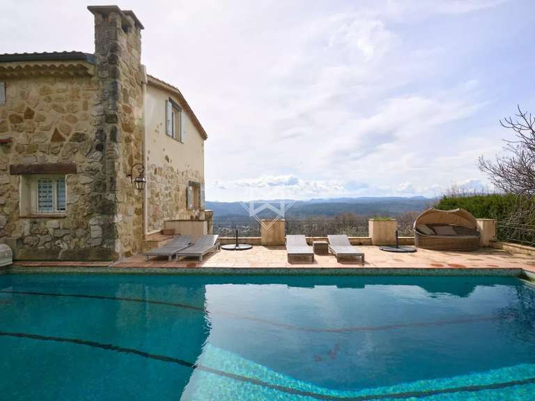 Propriété Montauroux - 5 chambres - 308m²