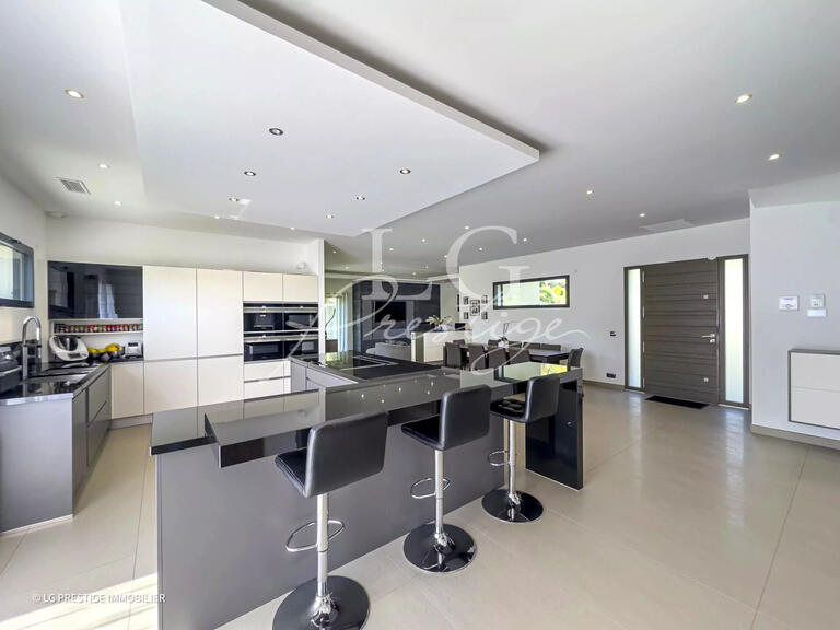 Villa Montauroux - 4 bedrooms - 700m²