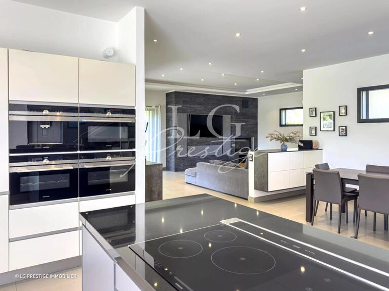 Villa Montauroux - 4 bedrooms - 700m²
