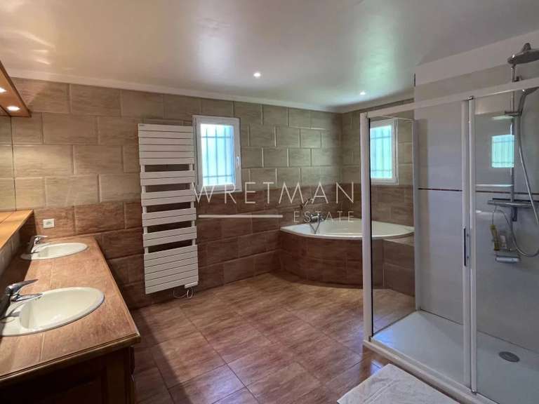 Villa Montauroux - 5 chambres - 210m²