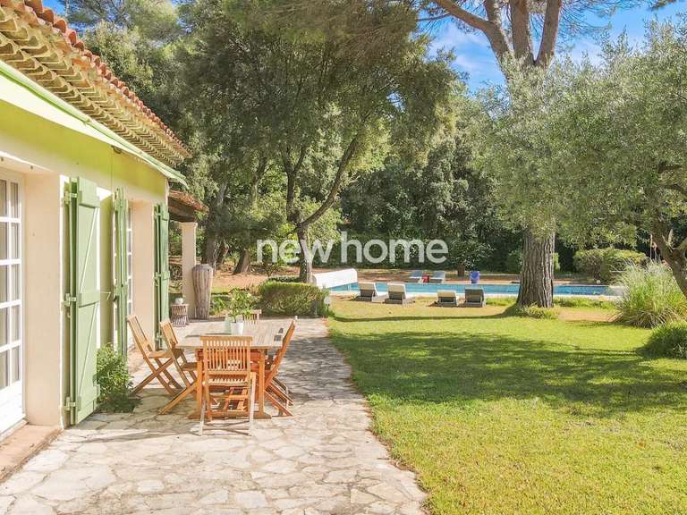 Villa Montauroux - 5 chambres - 270m²