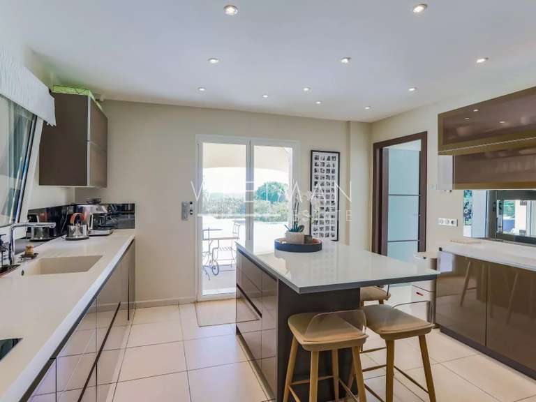 Villa Montauroux - 5 chambres - 243m²