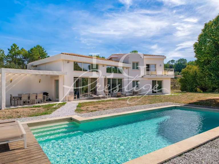 Villa Montauroux - 3 chambres - 223m²