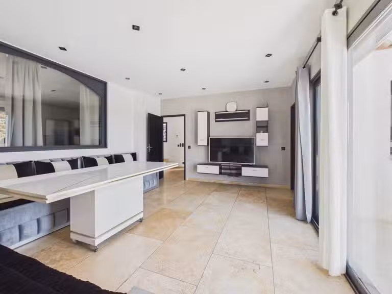 Villa Montauroux - 6 chambres - 275m²