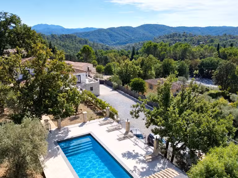 Villa Montauroux - 6 chambres - 275m²