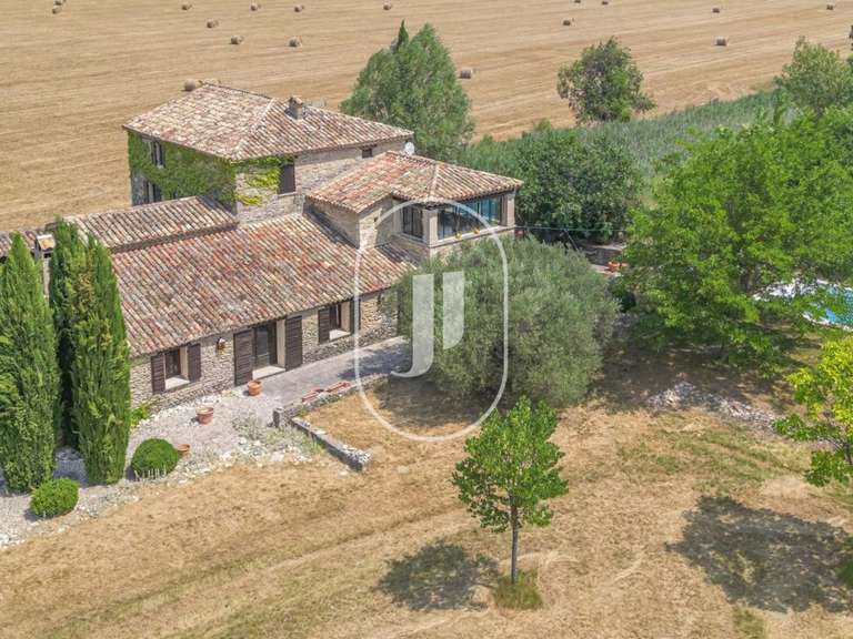 Maison Montbrun-les-Bains - 4 chambres - 315m²