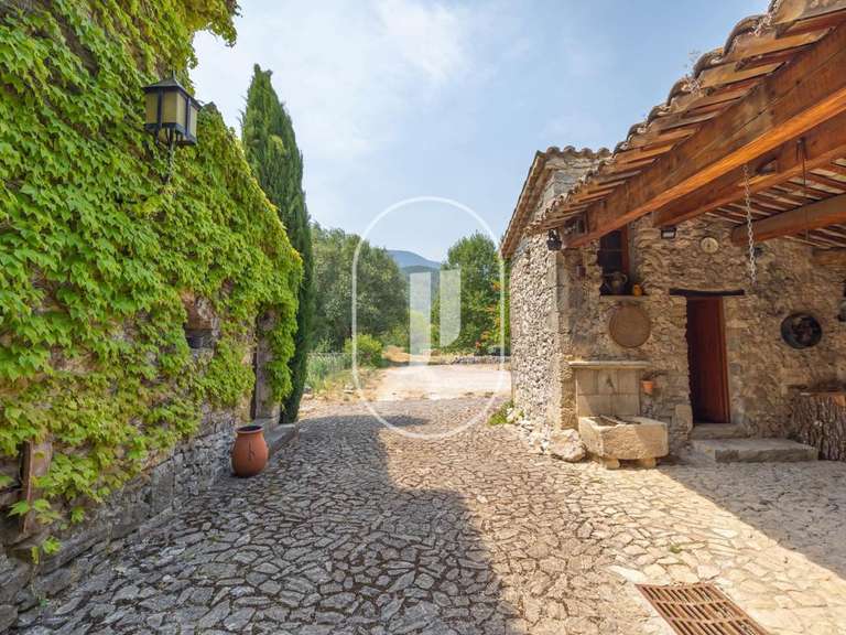 Maison Montbrun-les-Bains - 4 chambres - 315m²