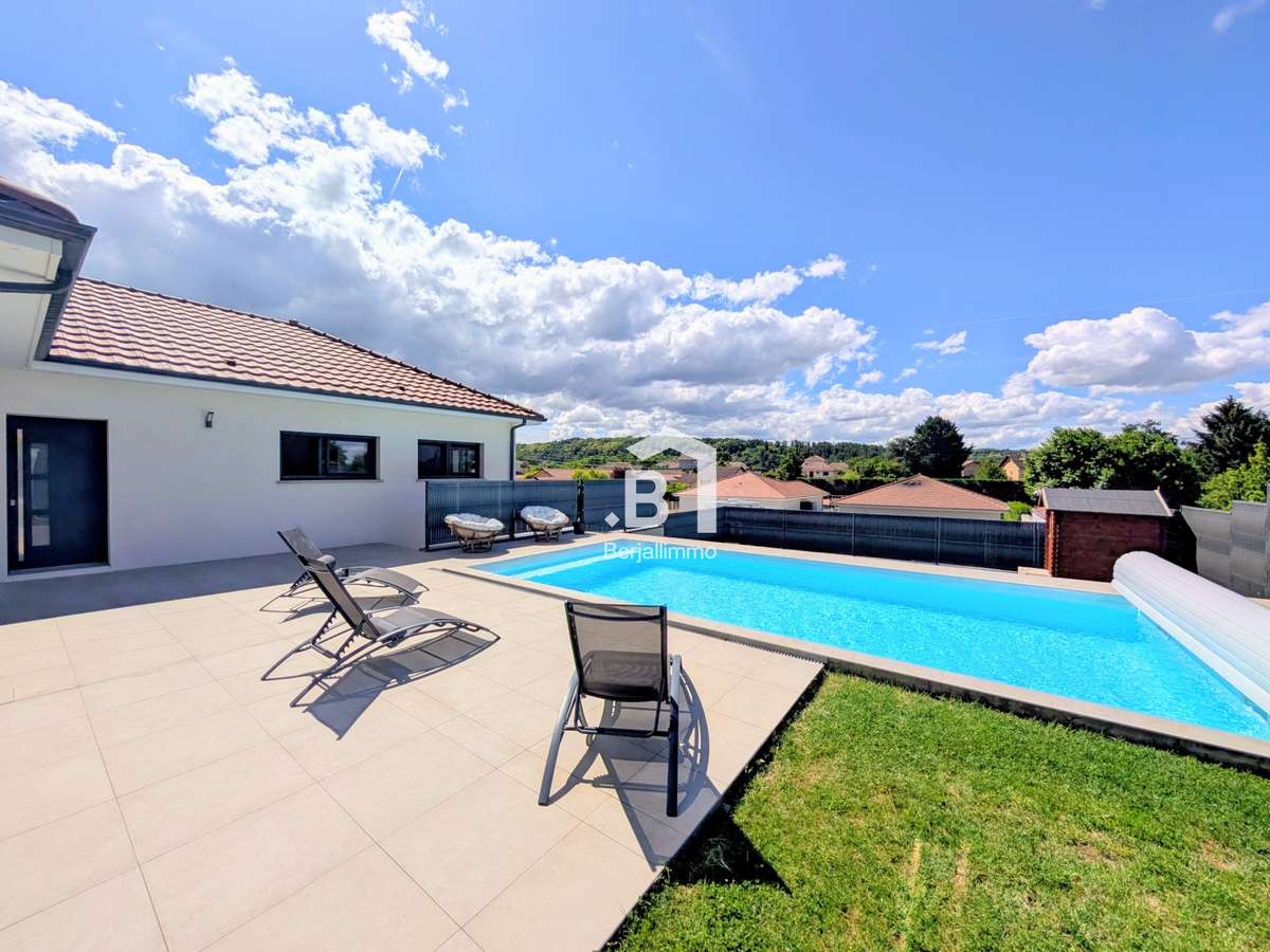 House Montcarra