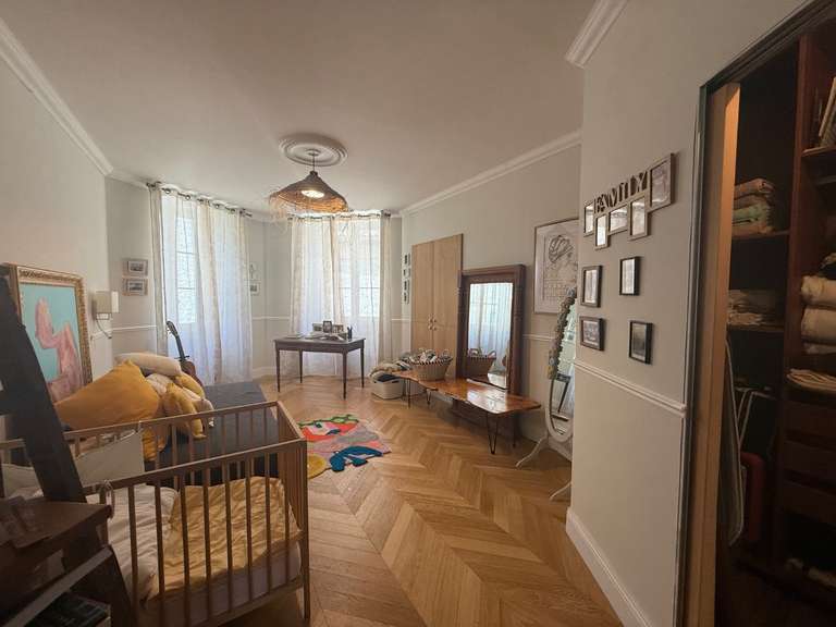 Maison Montcuq - 7 chambres - 302m²