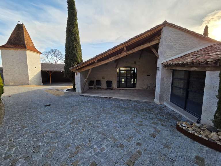 Maison Montcuq - 4 chambres - 210m²