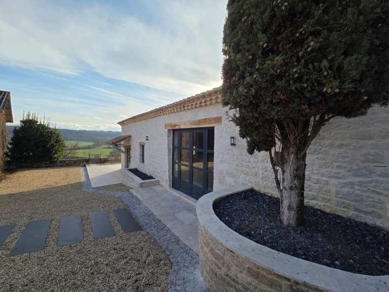 Maison Montcuq - 4 chambres - 210m²