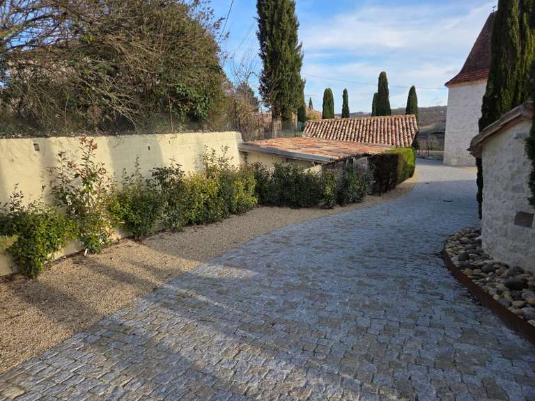 Maison Montcuq - 4 chambres - 210m²