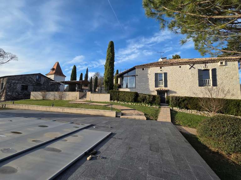 Maison Montcuq - 4 chambres - 210m²