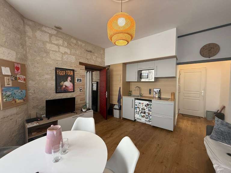 Maison Montcuq - 7 chambres - 302m²