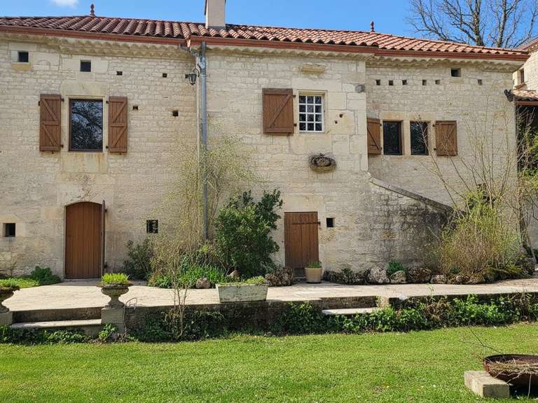 Propriété Montcuq - 3 chambres - 469m²