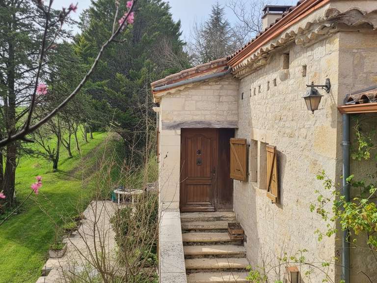 Propriété Montcuq - 3 chambres - 469m²