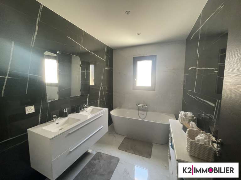 Maison Montélimar - 4 chambres - 124m²