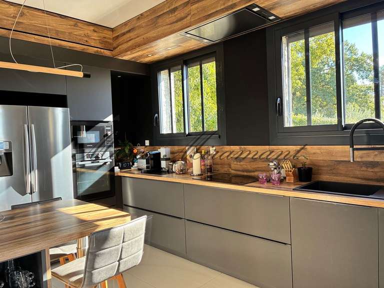 Maison Montélimar - 4 chambres - 195m²