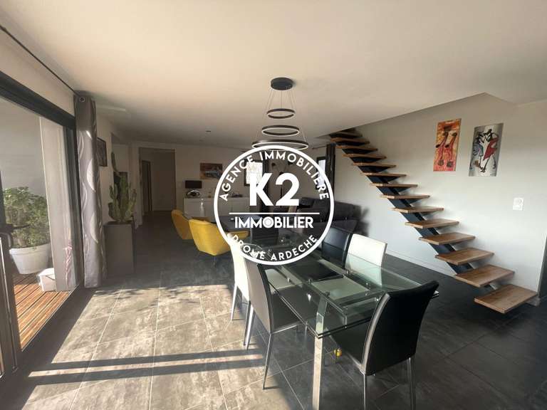 Maison Montélimar - 4 chambres - 177m²