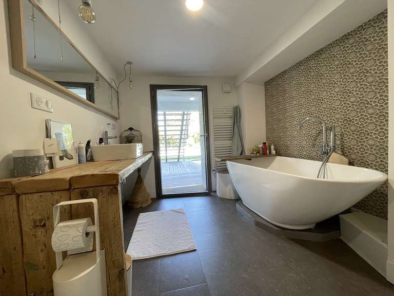 Maison Montélimar - 4 chambres - 210m²