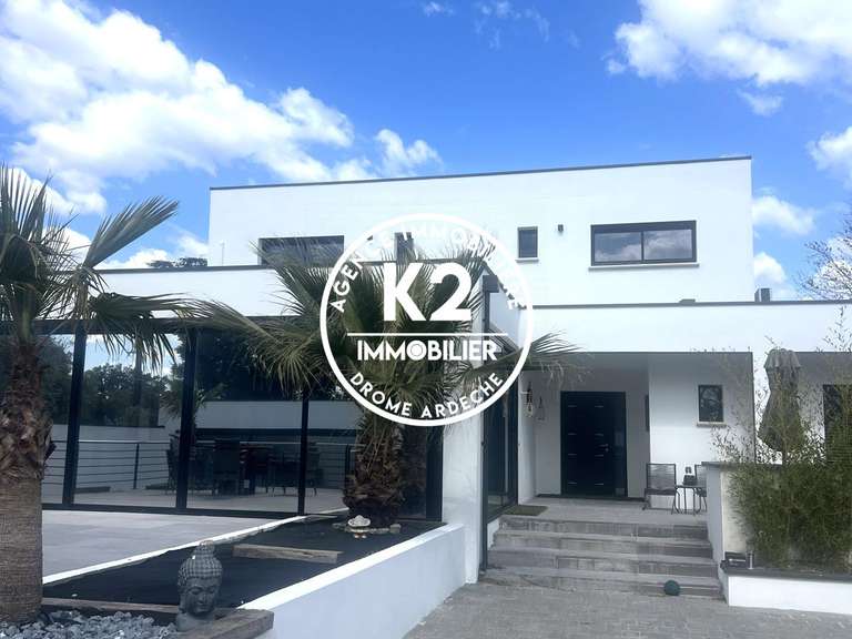 Maison Montélimar - 5 chambres - 240m²