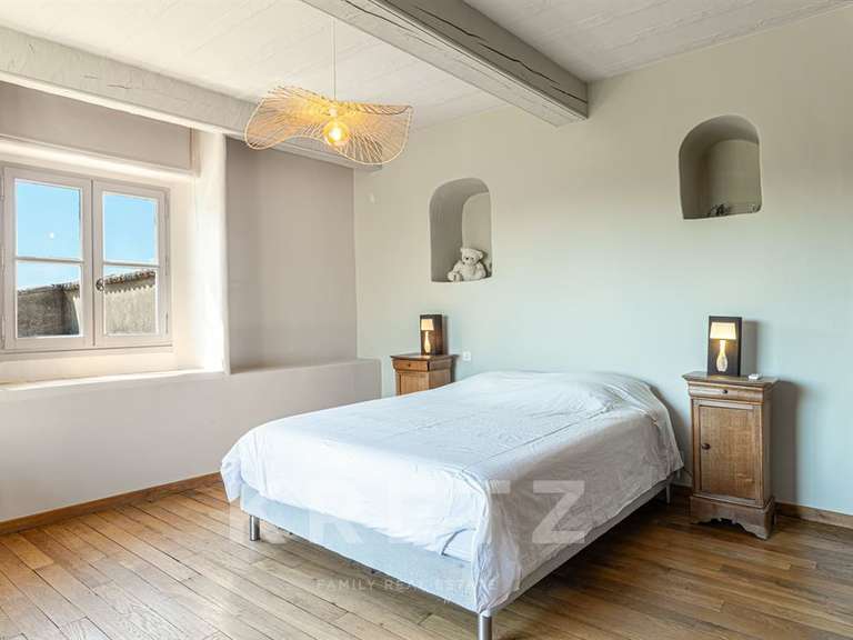 Maison Montélimar - 5 chambres - 530m²