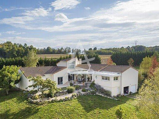 Sale House Montemboeuf - 7 bedrooms