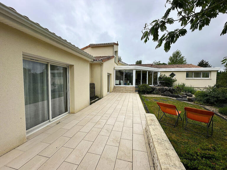 Maison Montemboeuf - 6 chambres - 318m²