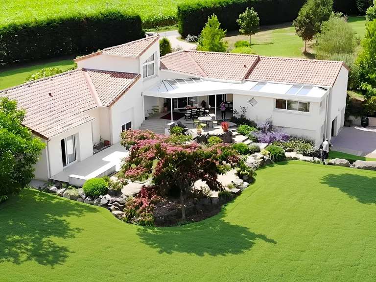 House Montemboeuf - 6 bedrooms - 318m²