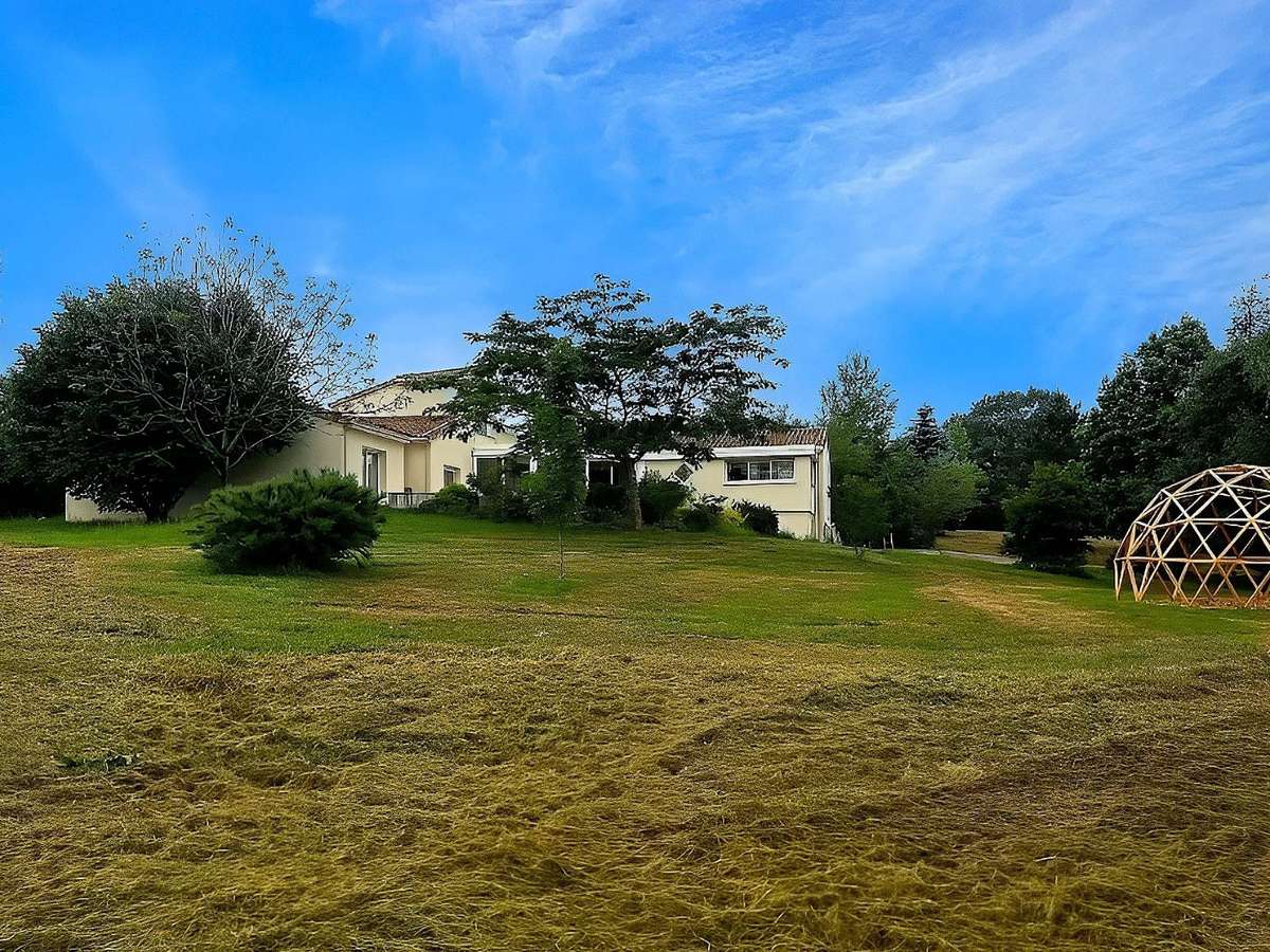 Maison Montemboeuf