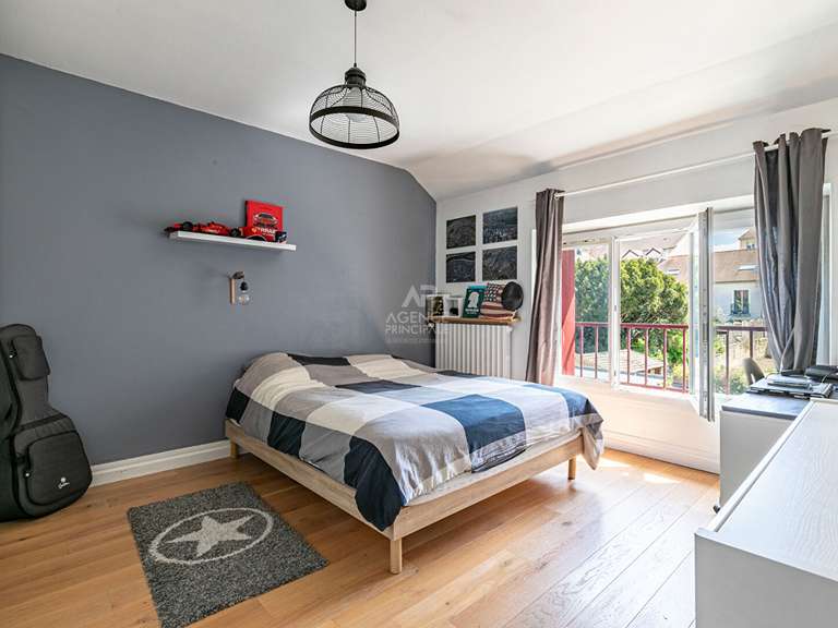 Maison Montesson - 5 chambres - 206m²