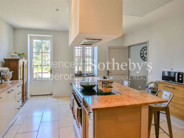 Maison Monteux - 16 chambres - 838m²