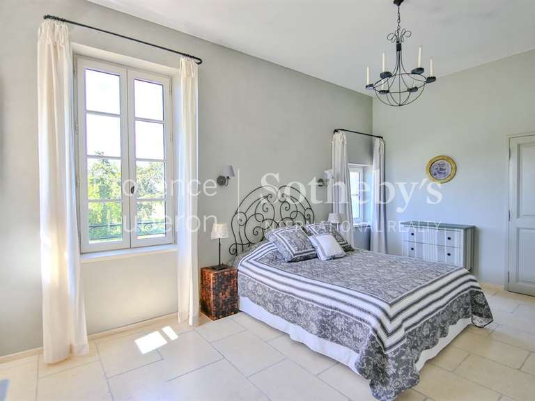 Maison Monteux - 16 chambres - 838m²