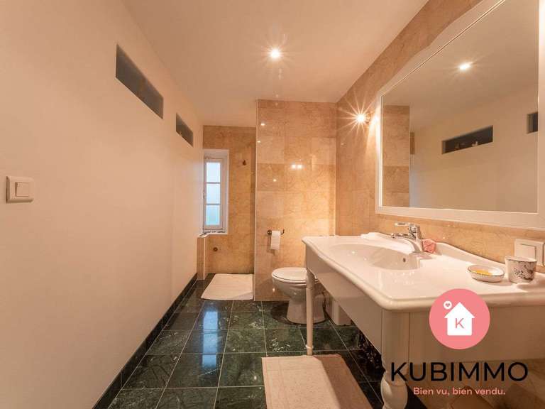 House Montévrain - 7 bedrooms
