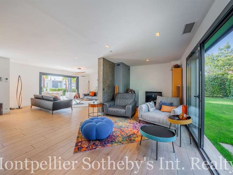 Maison Montferrier-sur-Lez - 5 chambres - 200m²
