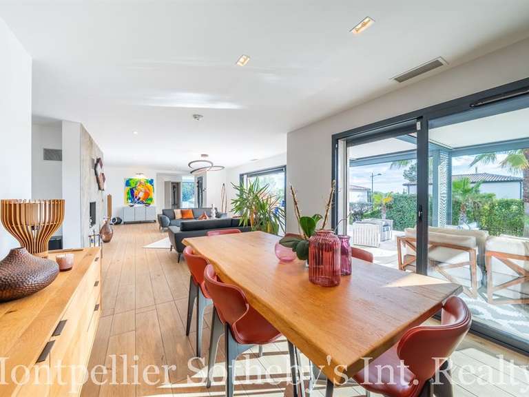 Maison Montferrier-sur-Lez - 5 chambres - 200m²