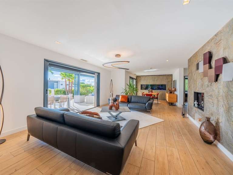 Maison Montferrier-sur-Lez - 5 chambres - 200m²