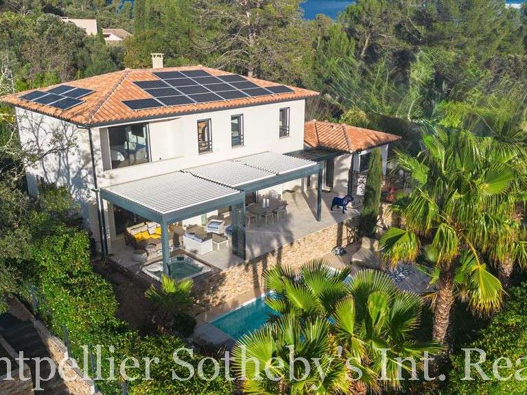 Maison Montferrier-sur-Lez - 5 chambres - 200m²