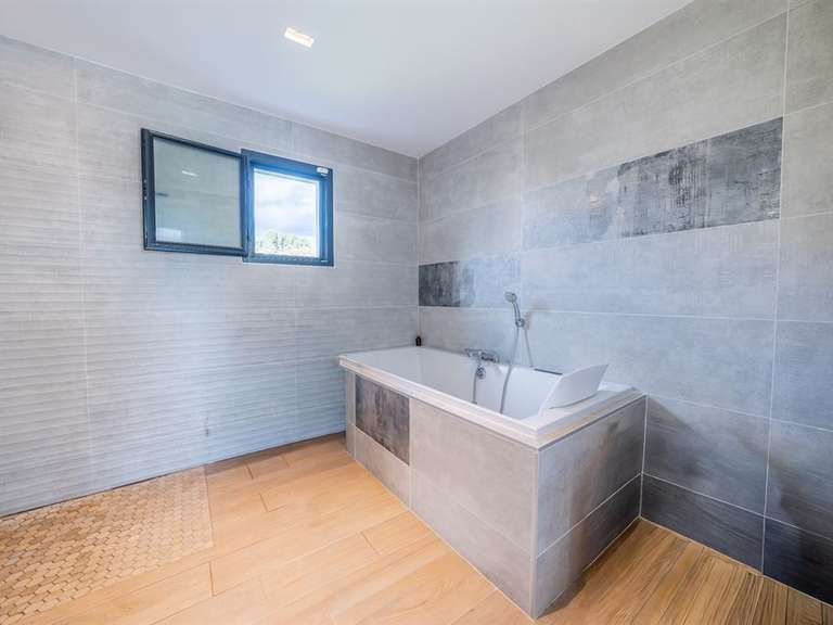 Maison Montferrier-sur-Lez - 5 chambres - 200m²