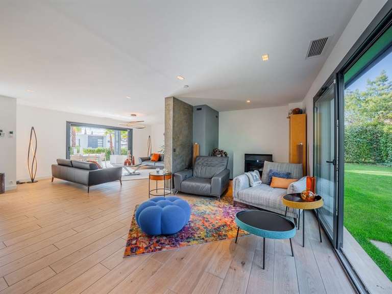 Maison Montferrier-sur-Lez - 5 chambres - 200m²