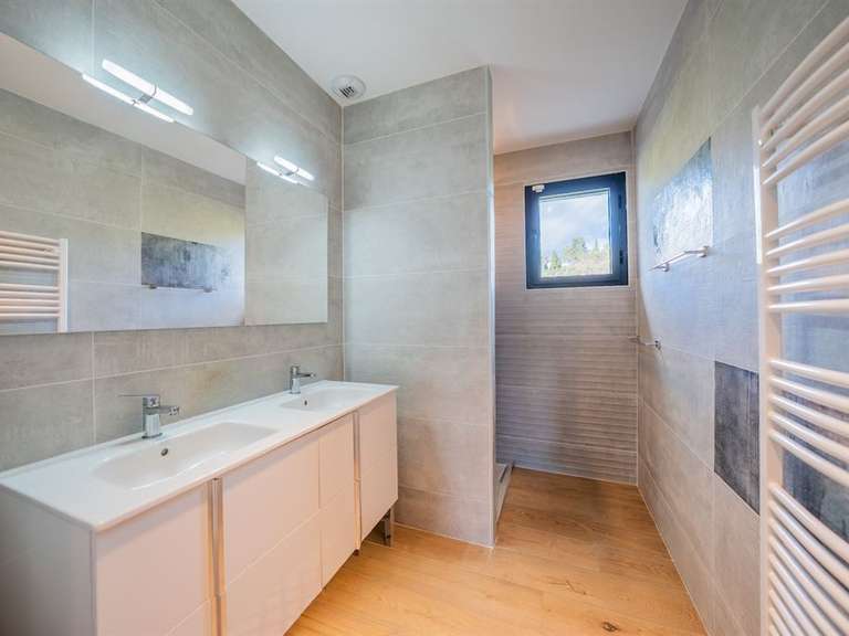Maison Montferrier-sur-Lez - 5 chambres - 200m²