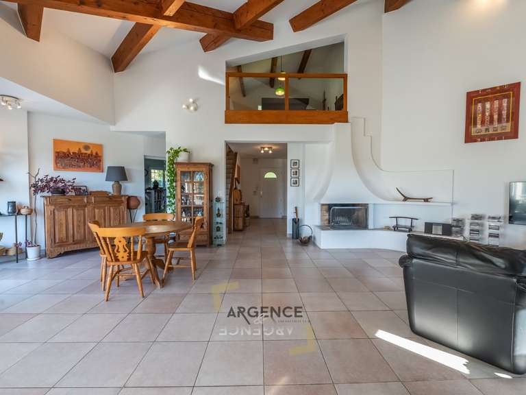 Maison Montferrier-sur-Lez - 4 chambres - 208m²