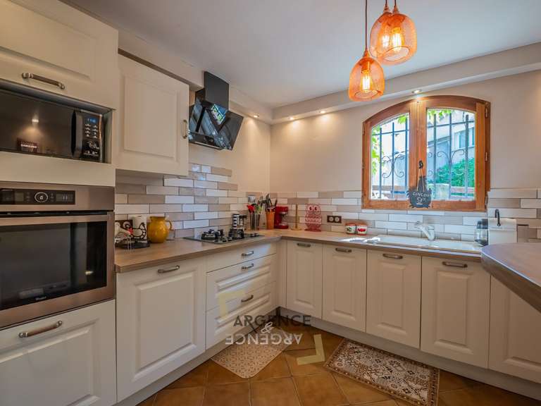 Maison Montferrier-sur-Lez - 5 chambres - 183m²