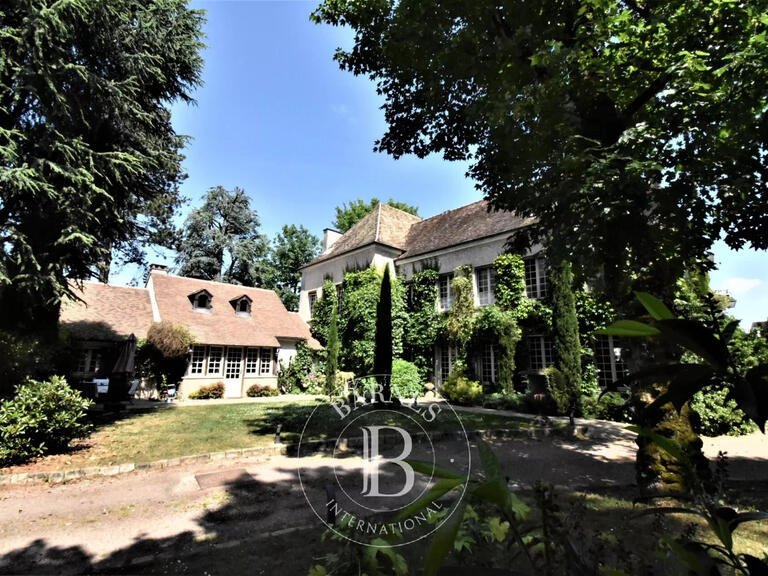 Sale House Montfort-l'Amaury - 11 bedrooms