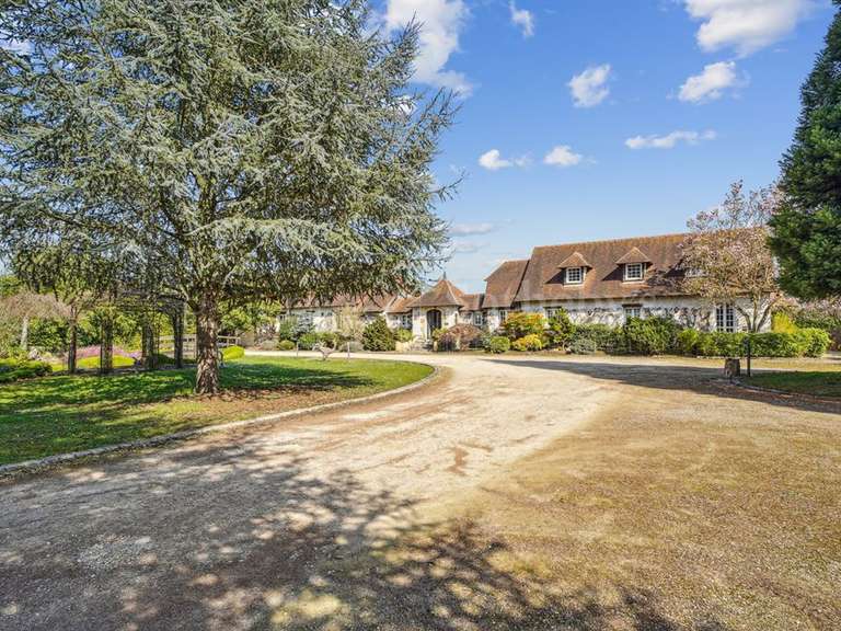 Maison Montfort-l'Amaury - 4 chambres - 345m²