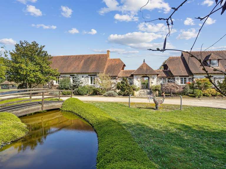 Maison Montfort-l'Amaury - 4 chambres - 345m²