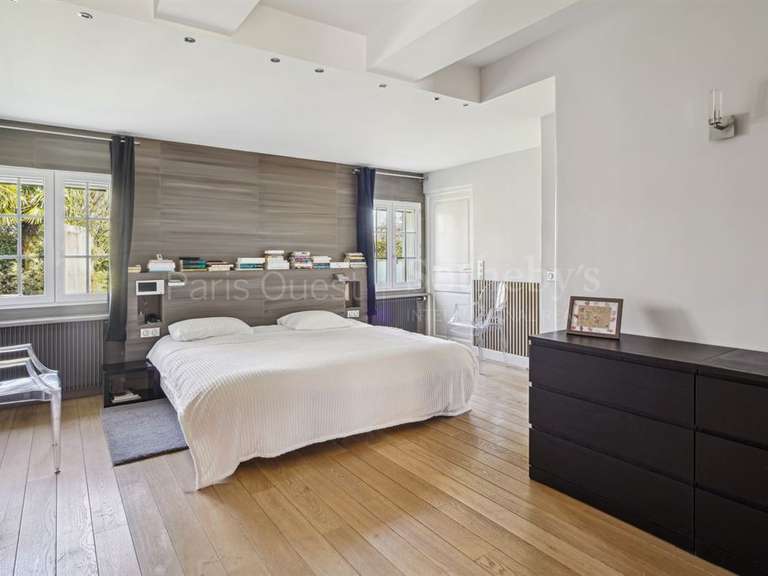 Maison Montfort-l'Amaury - 4 chambres - 345m²