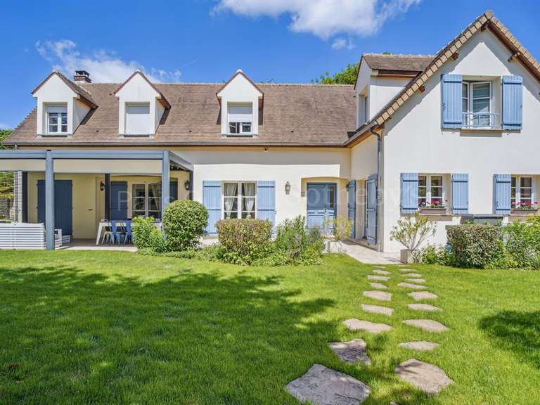 Maison Montfort-l'Amaury - 5 chambres - 240m²