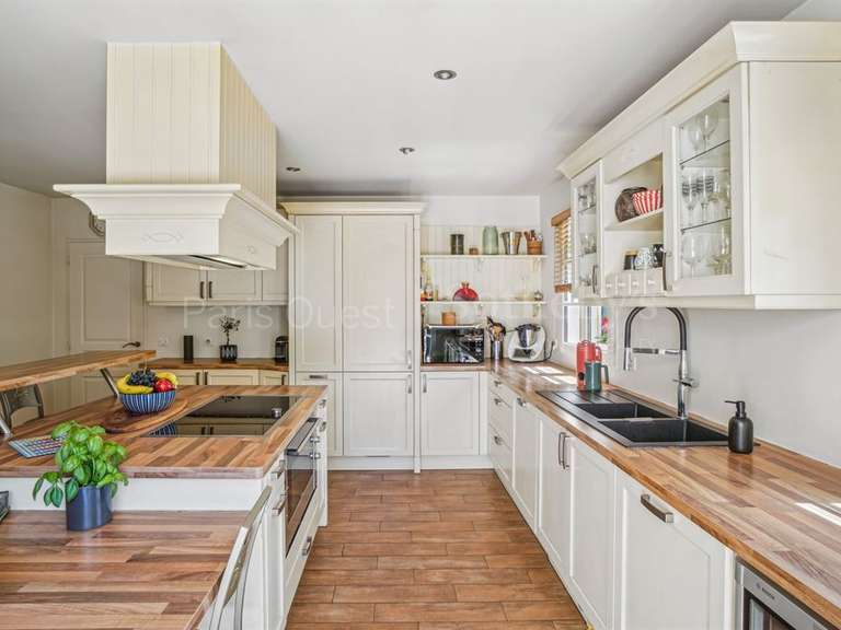 Maison Montfort-l'Amaury - 5 chambres - 240m²